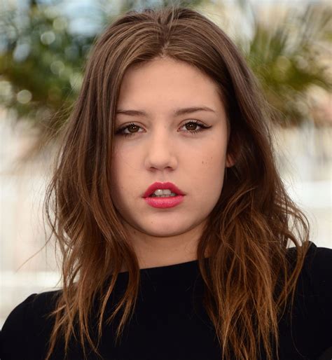 adele exarchopoulos enfance|La biographie de Adèle Exarchopoulos par VanityFair.fr